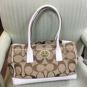 Vintage Coach Hand Bag(Madeline Tote in Signature fabric)